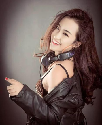 Trang Moon