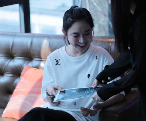 🌙𝗖𝗛𝗘𝗖𝗞-𝗜𝗡 TẠI 𝗗𝗘𝗔𝗥 𝗠𝗢𝗢𝗡 𝗟𝗢𝗨𝗡𝗚𝗘 – Điểm Chill Hot Nhất Tại Quận 1